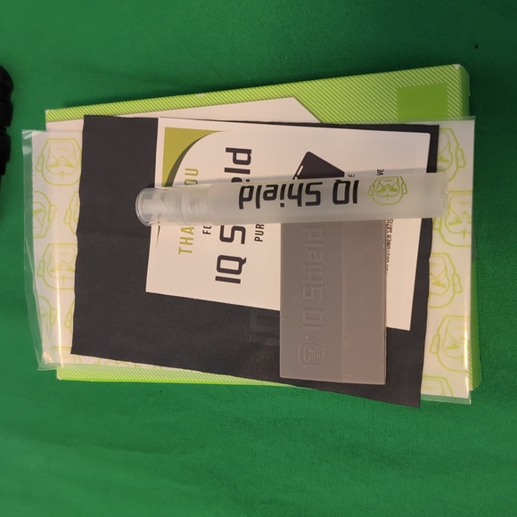 Samsung S9+ Cell Phone with Otter Box Case and Screen Protector Cracked Screen - Picture 7 of 7